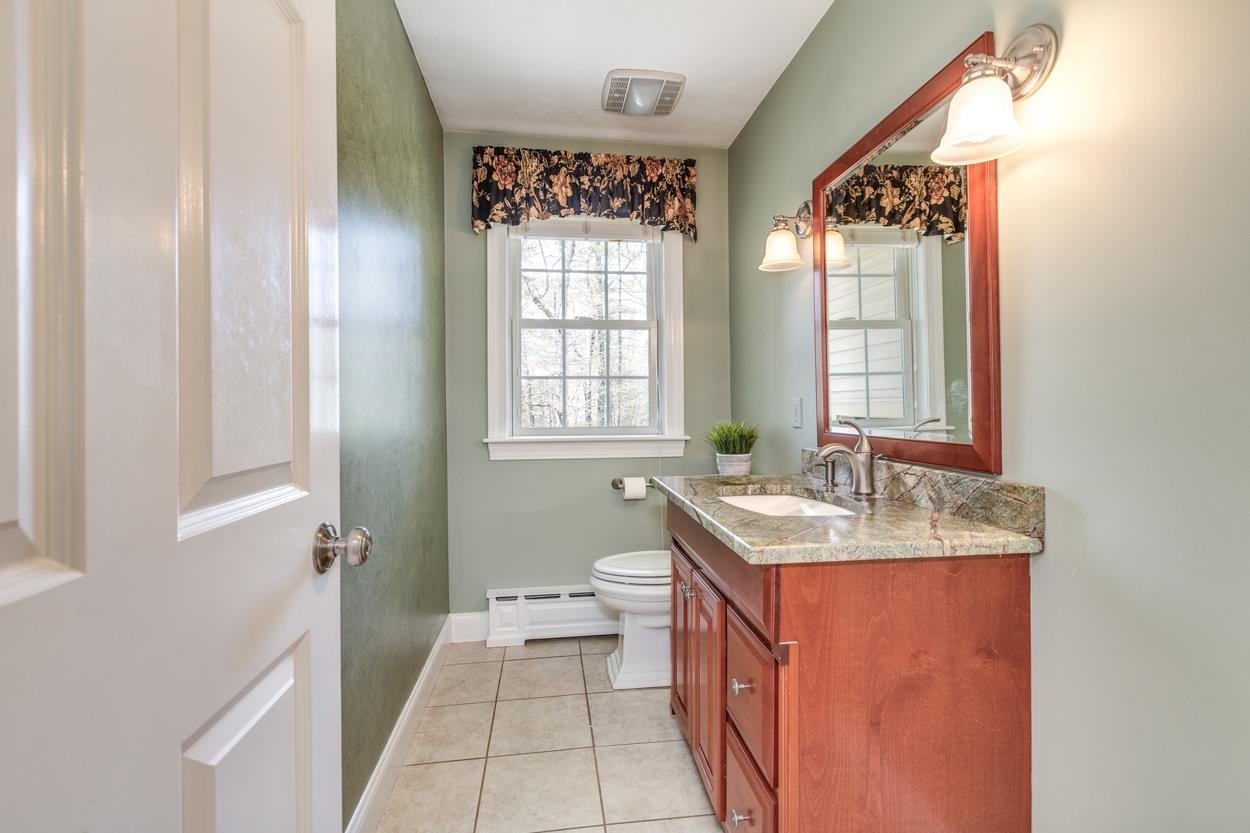 149 Calef Island Road Barrington, NH 03825 - Photo 3 of 40