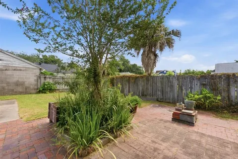 $179,000 | 635 Iris Street, Lake Charles, LA 70601