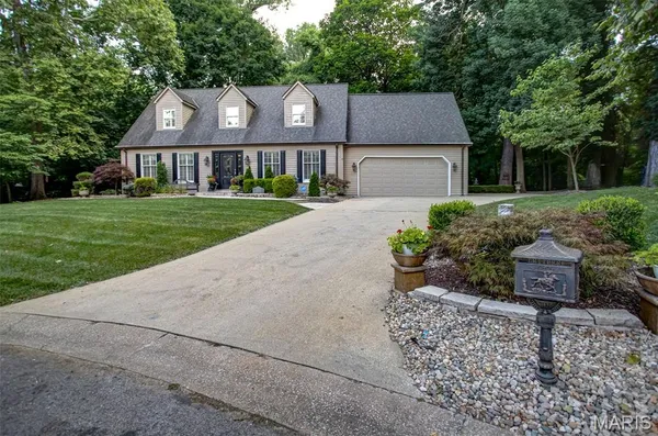 $589,900 | 1122 Georgia Street, Edwardsville, IL 62025