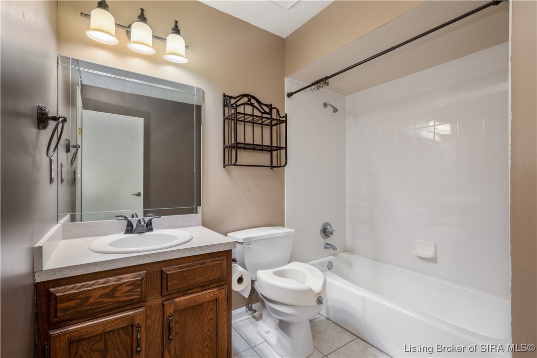 1409 Slate Run Road, Unit 16 New Albany, IN 47150 - Photo 17 of 24