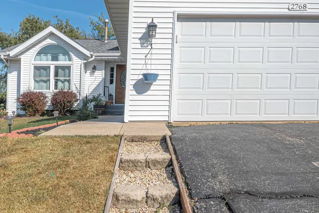 $255,000 | 2768 Wintergreen Drive, Rockford, IL 61109