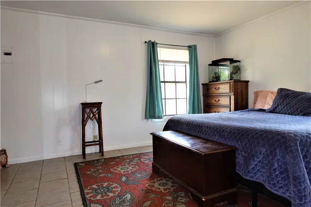 $164,900 | 1017 East Huntington Street, Beeville, TX 78102