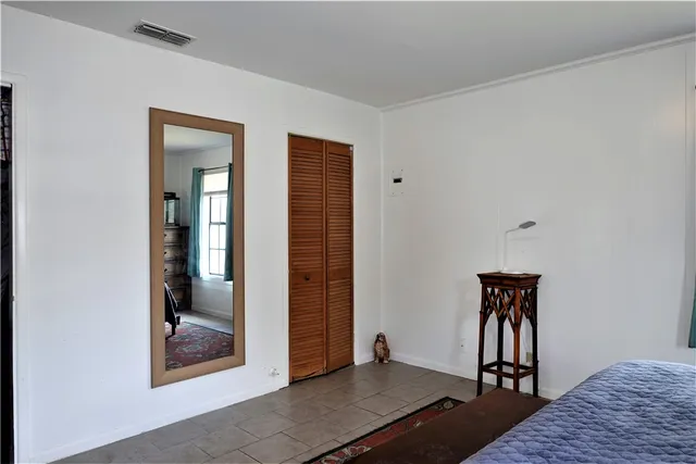 $164,900 | 1017 East Huntington Street, Beeville, TX 78102