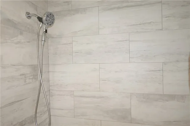 $164,900 | 1017 East Huntington Street, Beeville, TX 78102