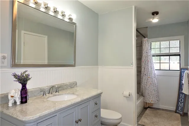 $164,900 | 1017 East Huntington Street, Beeville, TX 78102