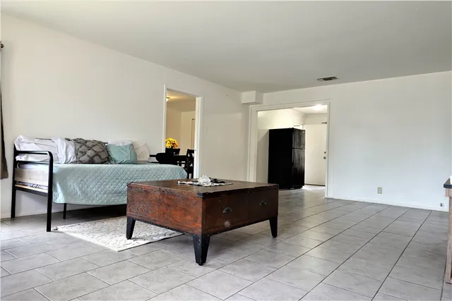 $164,900 | 1017 East Huntington Street, Beeville, TX 78102