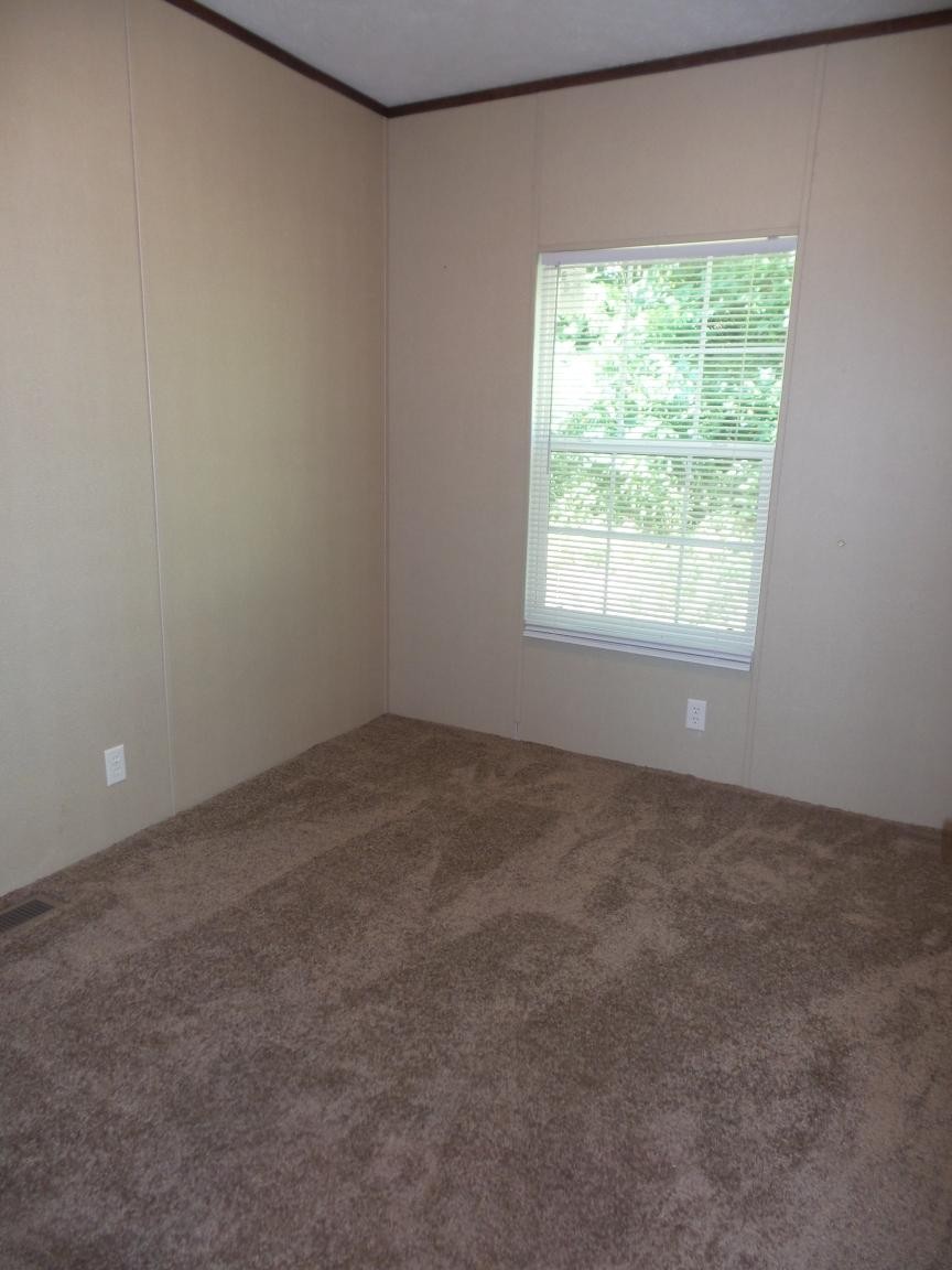 875 Queener Road Jacksboro, TN 37757 - Photo 12 of 15 Gallery Image 12