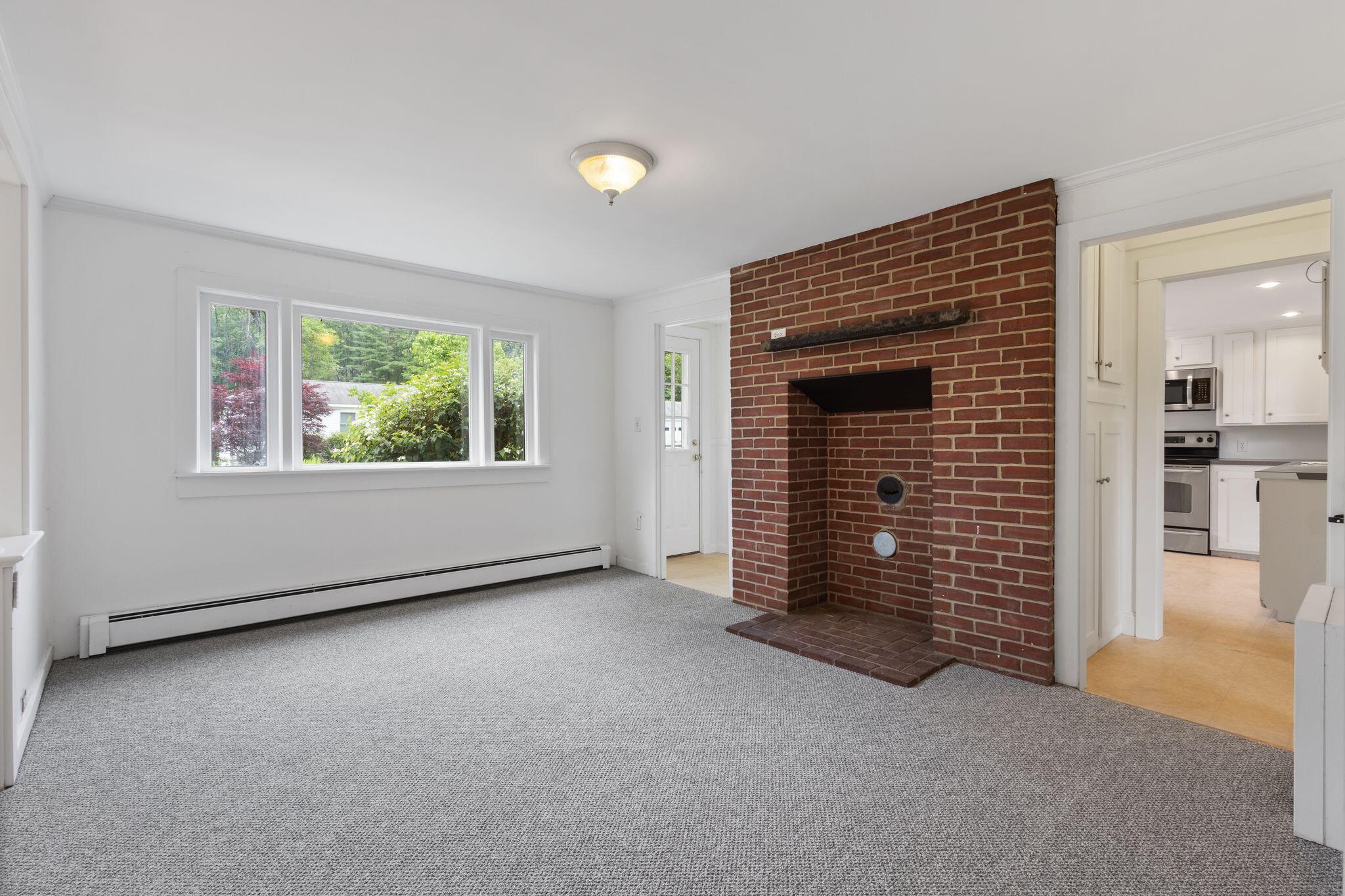 216 Middle Road Falmouth, ME 04105 - Photo 9 of 54 216_Middle_Rd_07