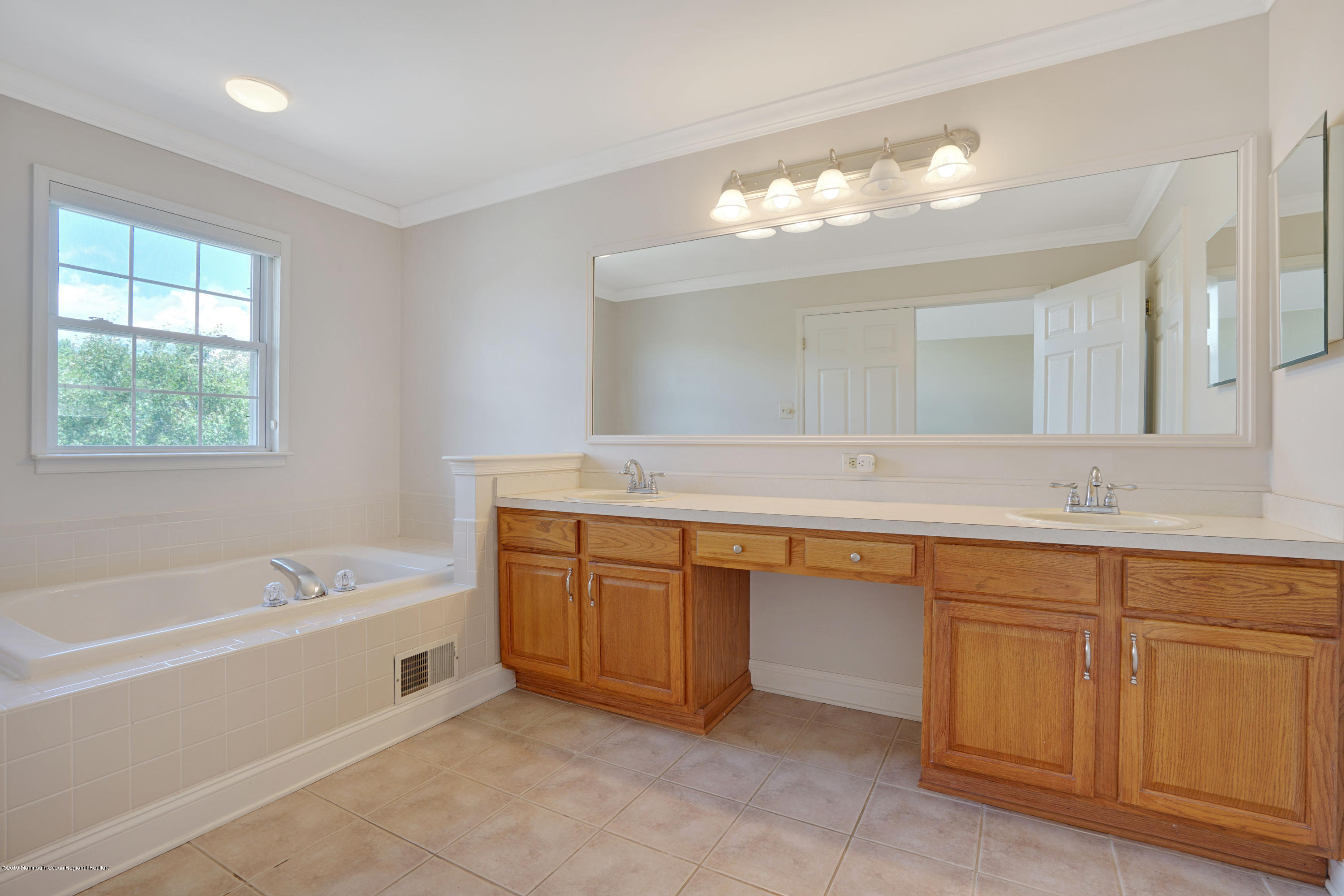 26 Paceview Drive Howell, NJ 07731 - Photo 31 of 45 040_dsc08057-dsc08061