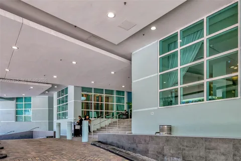 $529,999 | 1900 North Bayshore Drive, Unit 4606, Miami, FL 33132