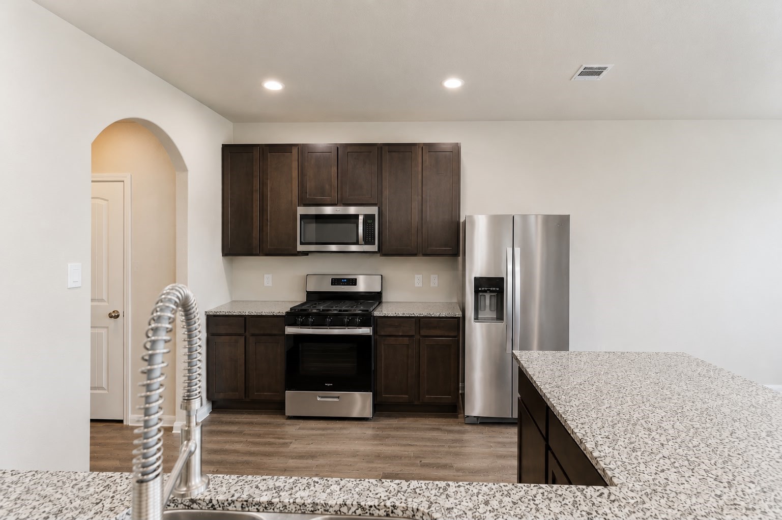 2835 Autumn Mist Lane Conroe, TX 77304 - Photo 8 of 36 Kitchen