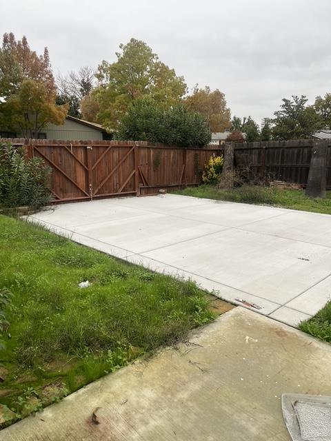 2401 Claridge Lane Stockton, CA 95210 - Photo 20 of 25 a view of a backyard