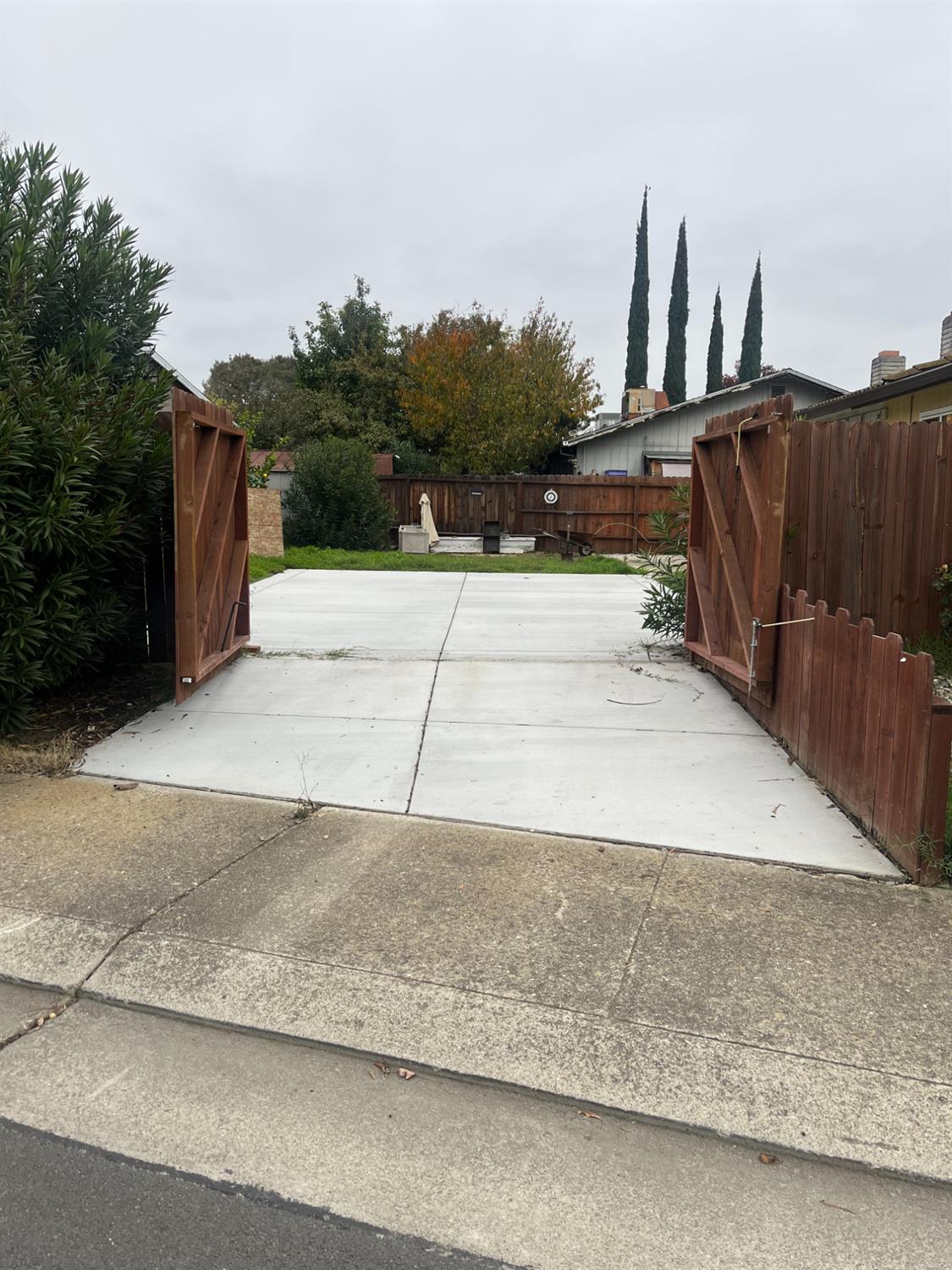 2401 Claridge Lane Stockton, CA 95210 - Photo 21 of 25 a view of a street