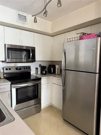 $2,500 | 4560 Northwest 107th Avenue, Unit 20212, Doral, FL 33178