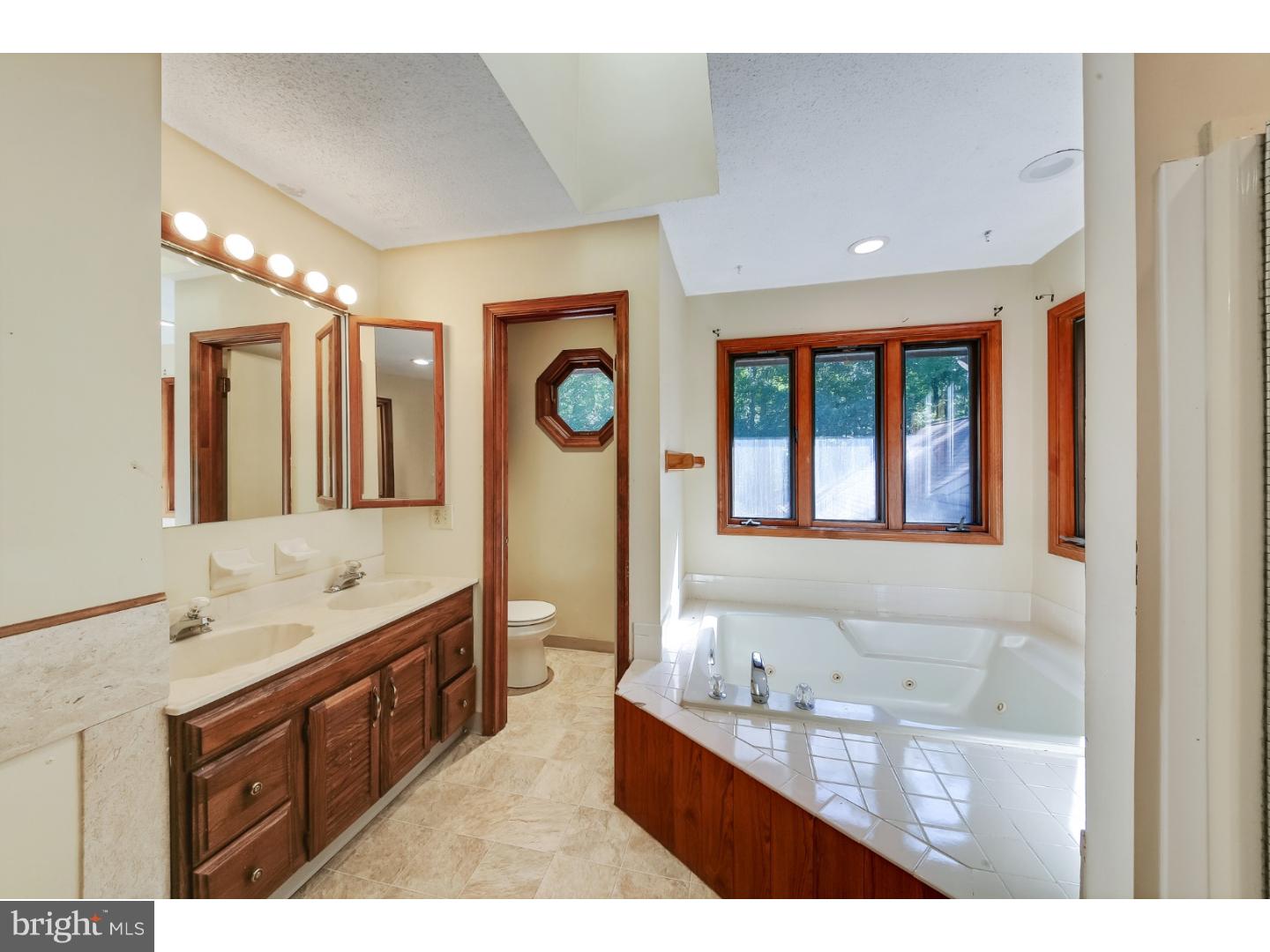 151 Kings Road Westampton, NJ 08060 - Photo 10 of 25