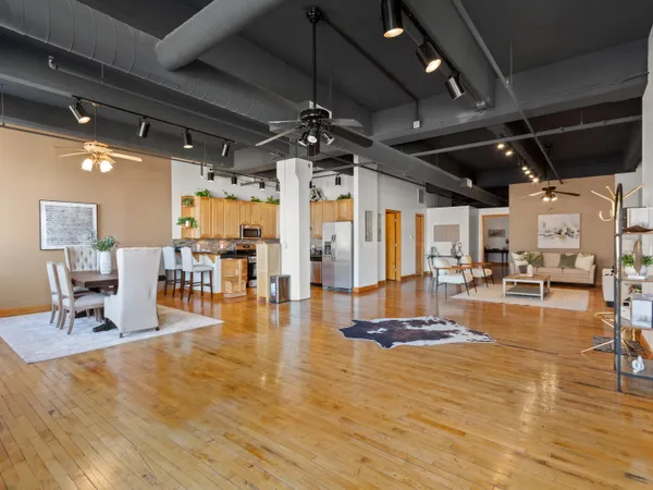 $795,000 | 730 North Plankinton Avenue, Unit 8C, Milwaukee, WI 53203