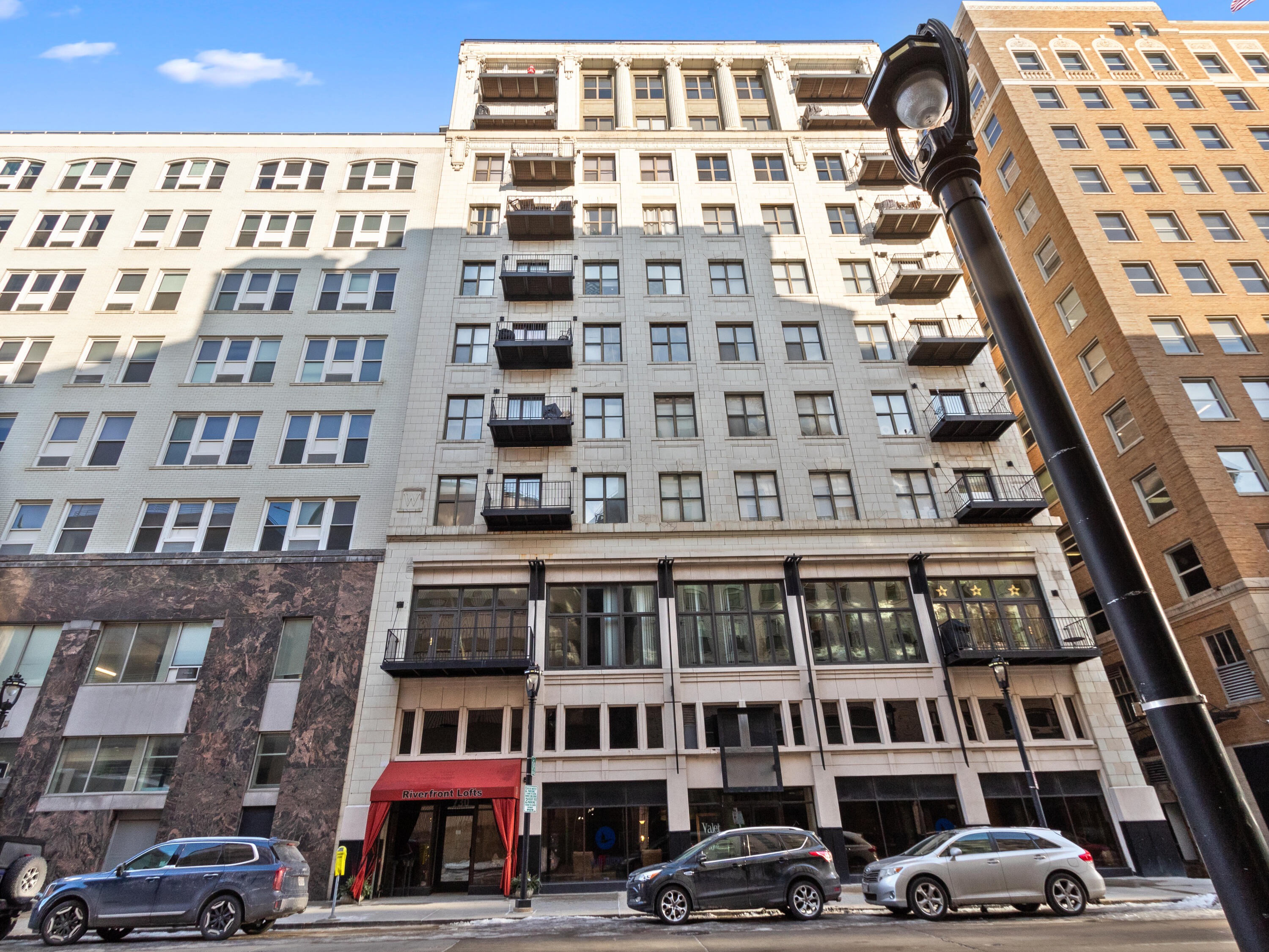 730 North Plankinton Avenue, Unit 8C Milwaukee, WI 53203 - Photo 20 of 22 IMG_1309