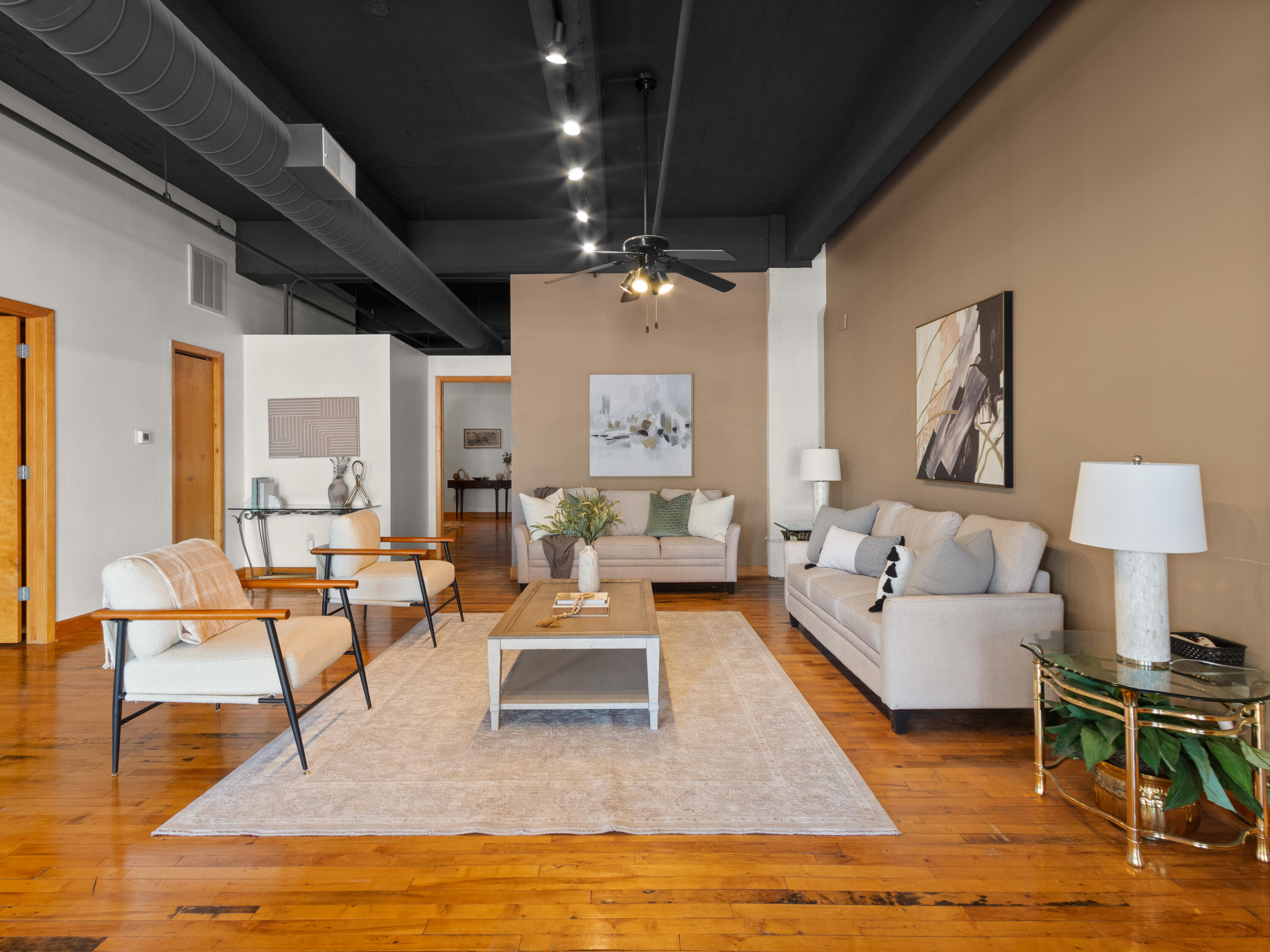 730 North Plankinton Avenue, Unit 8C Milwaukee, WI 53203 - Photo 2 of 22 IMG_1223