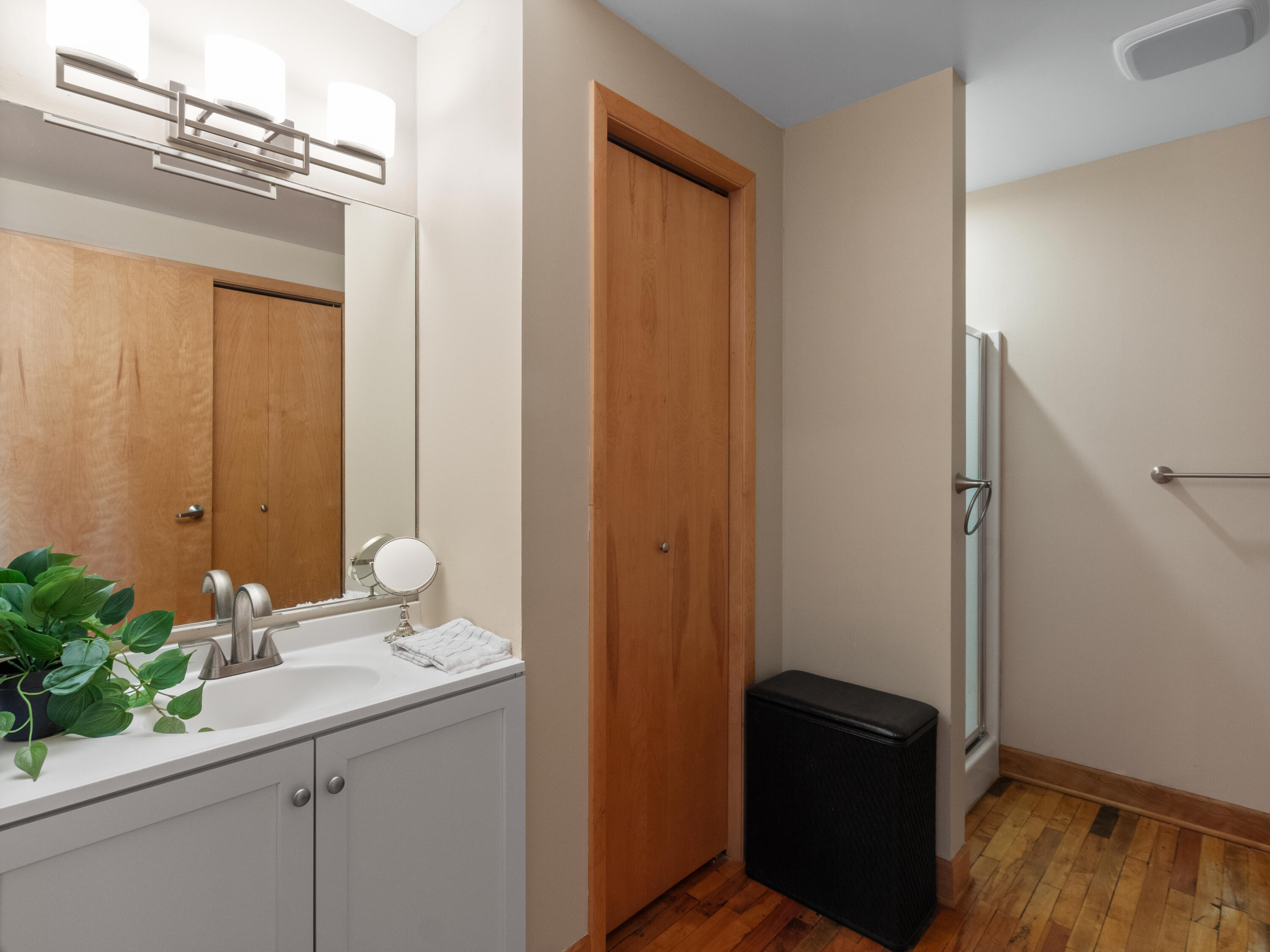 730 North Plankinton Avenue, Unit 8C Milwaukee, WI 53203 - Photo 10 of 22 IMG_1268