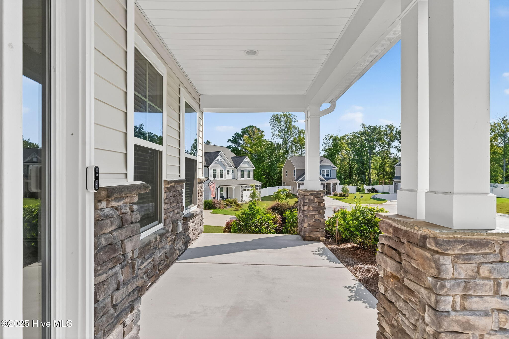 63 Capewood Court Garner, NC 27529 - Photo 4 of 37 5-web-or-mls-004__DSC9452