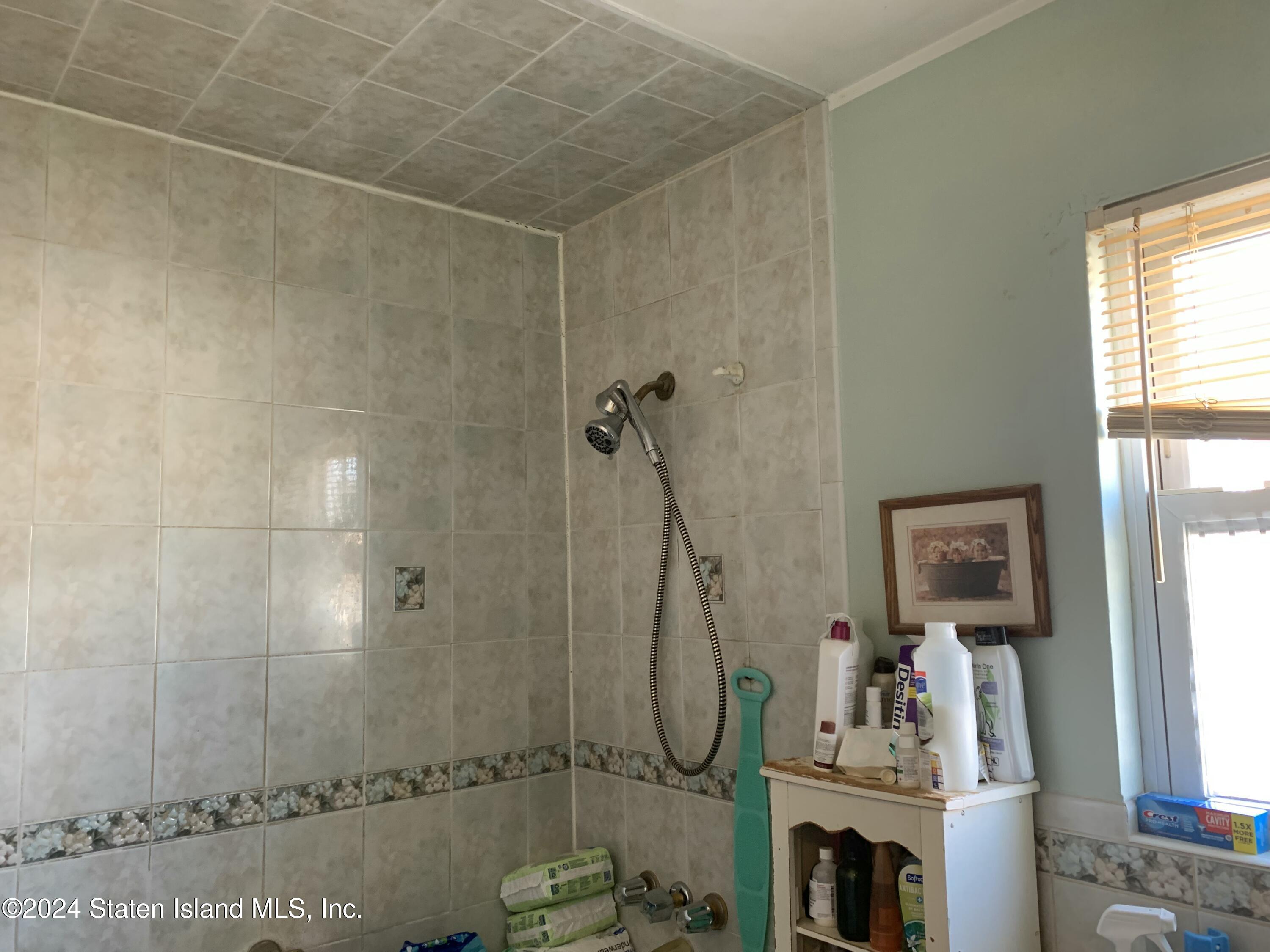 21 Father Capodanno Boulevard Staten Island, NY 10305 - Photo 22 of 28 IMG_3182