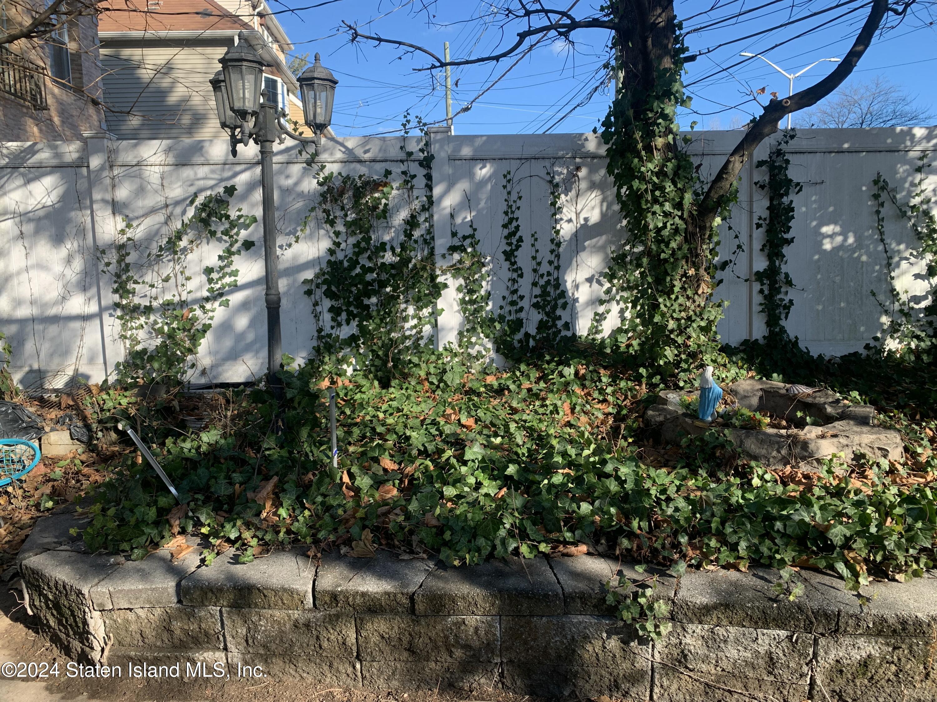 21 Father Capodanno Boulevard Staten Island, NY 10305 - Photo 27 of 28 IMG_3191