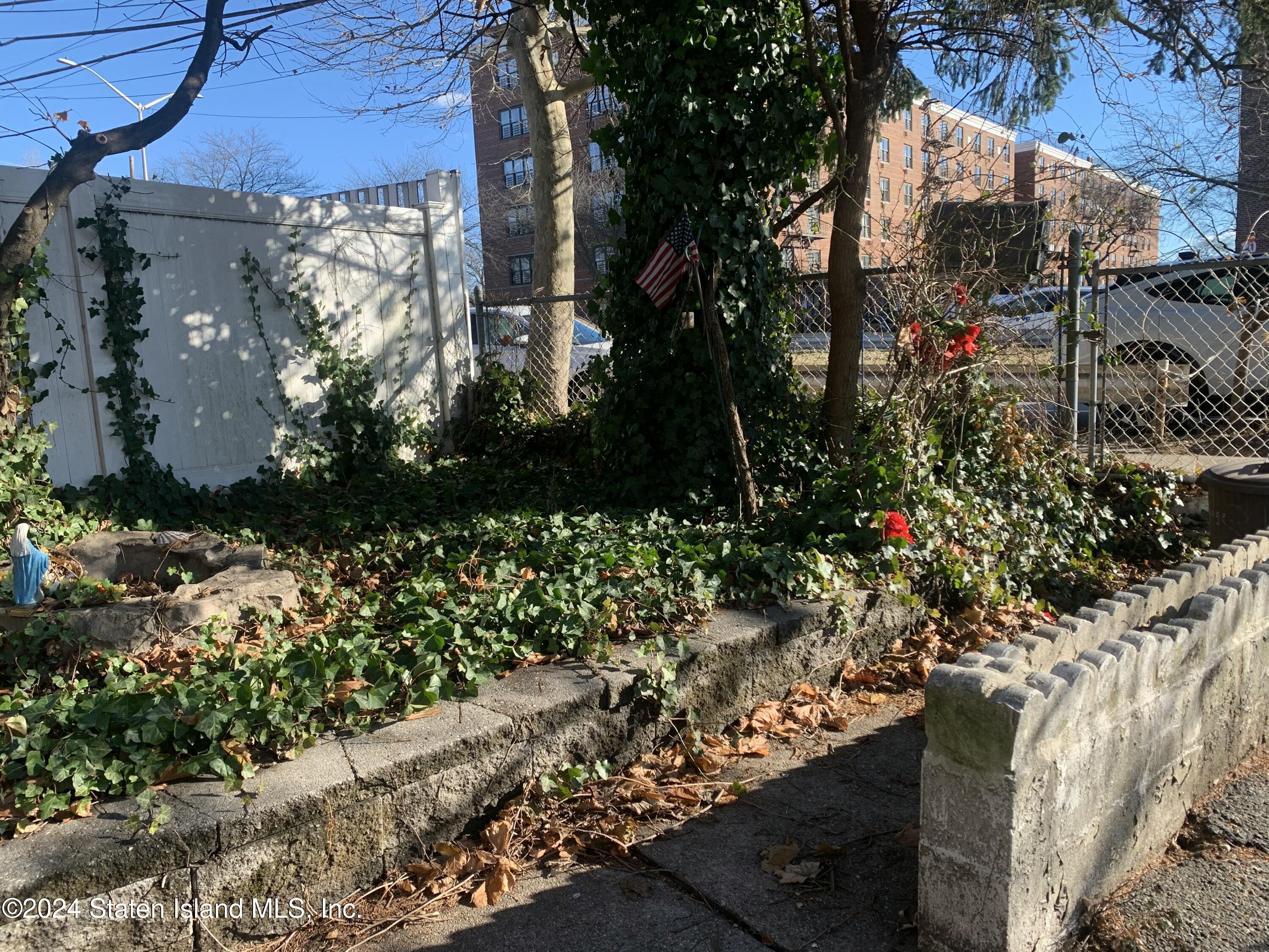 21 Father Capodanno Boulevard Staten Island, NY 10305 - Photo 28 of 28 IMG_3192