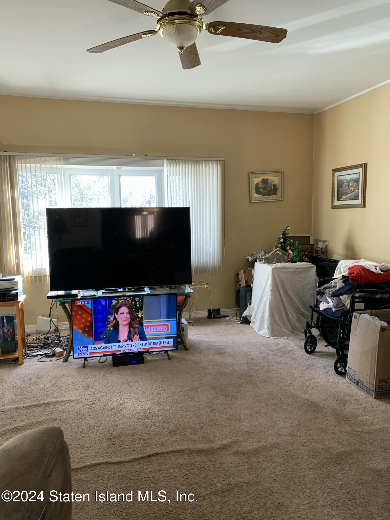 21 Father Capodanno Boulevard Staten Island, NY 10305 - Photo 5 of 28 IMG_3164