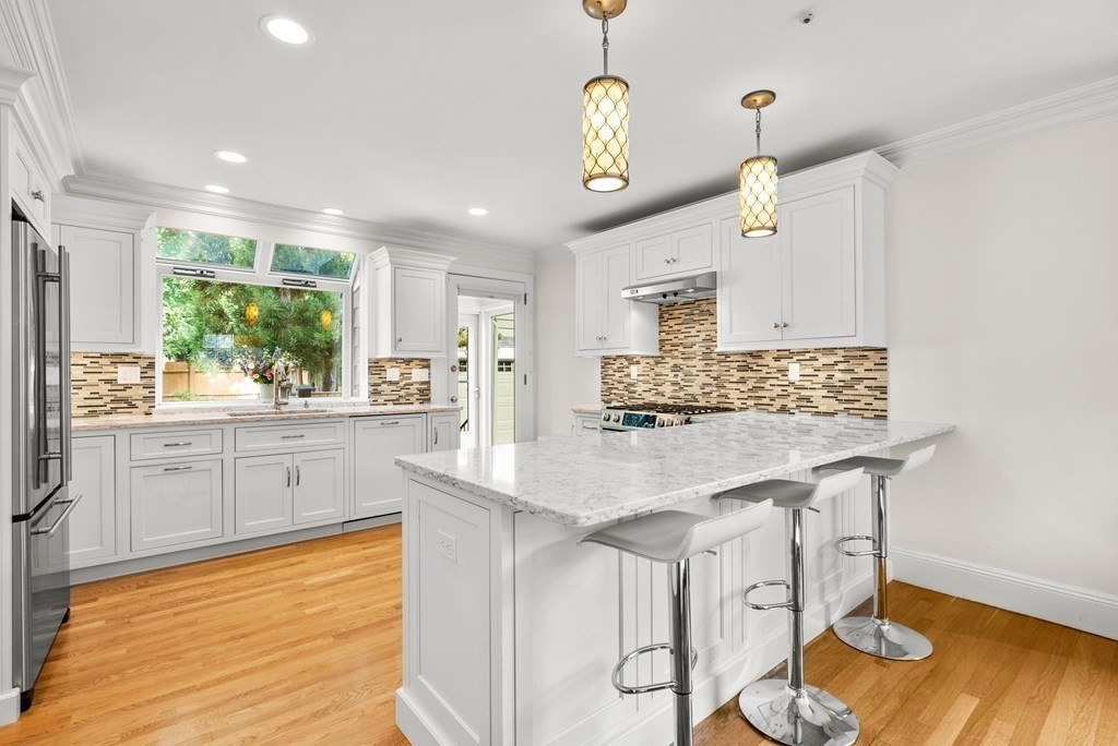 23 Channing Road Newton, MA 02459 - Photo 5 of 22