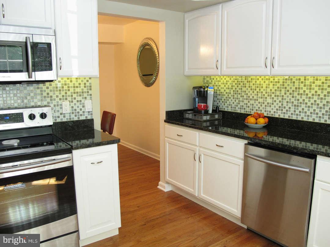 5612 Kirkham Court Springfield, VA 22151 - Photo 8 of 30 Kitchen