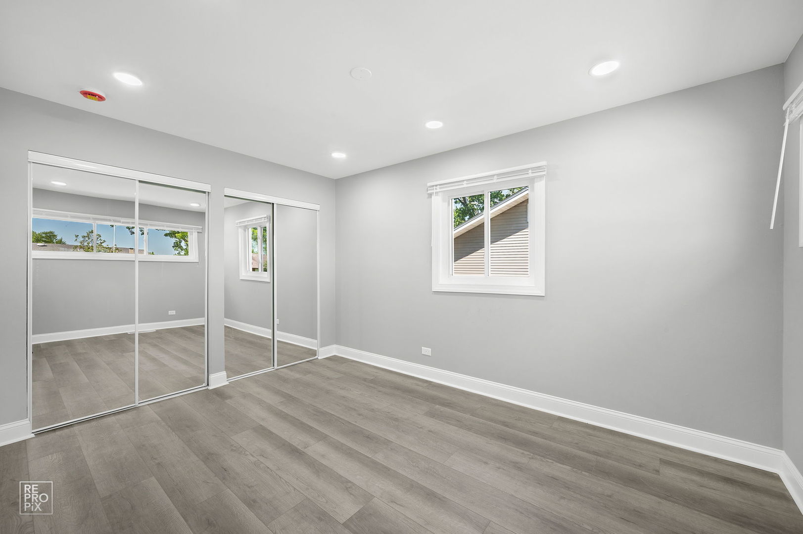 225 Bode Road Hoffman Estates, IL 60169 - Photo 6 of 10