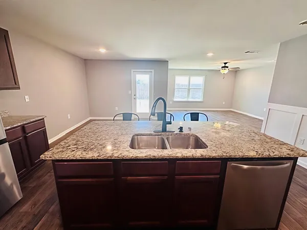 $2,100 | 833 Moorhen Way, Crestview, FL 32539
