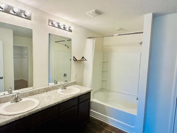 $2,100 | 833 Moorhen Way, Crestview, FL 32539
