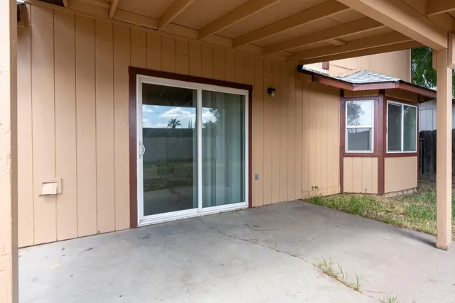 a view of an entrance of the house