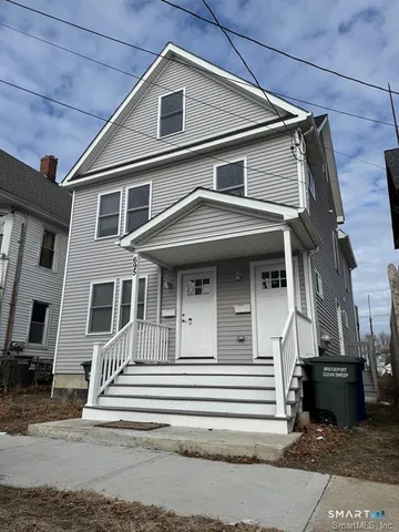 $2,200 | 695 Shelton Street, Bridgeport, CT 06608