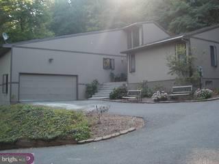 198 Mountain View Road Reading, PA 19607 - Photo 1 of 6