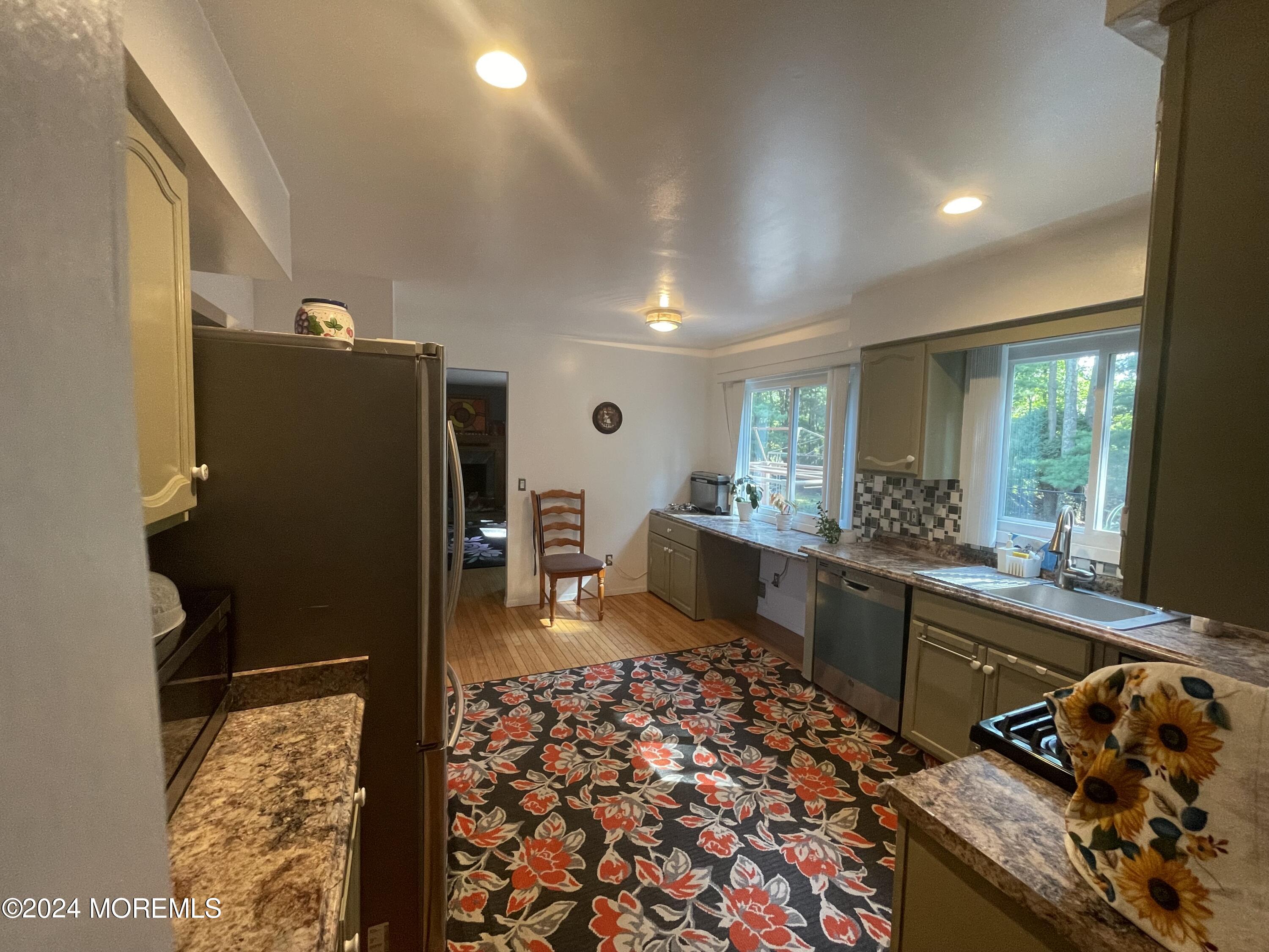 4 Rimwood Lane Howell, NJ 07731 - Photo 14 of 44