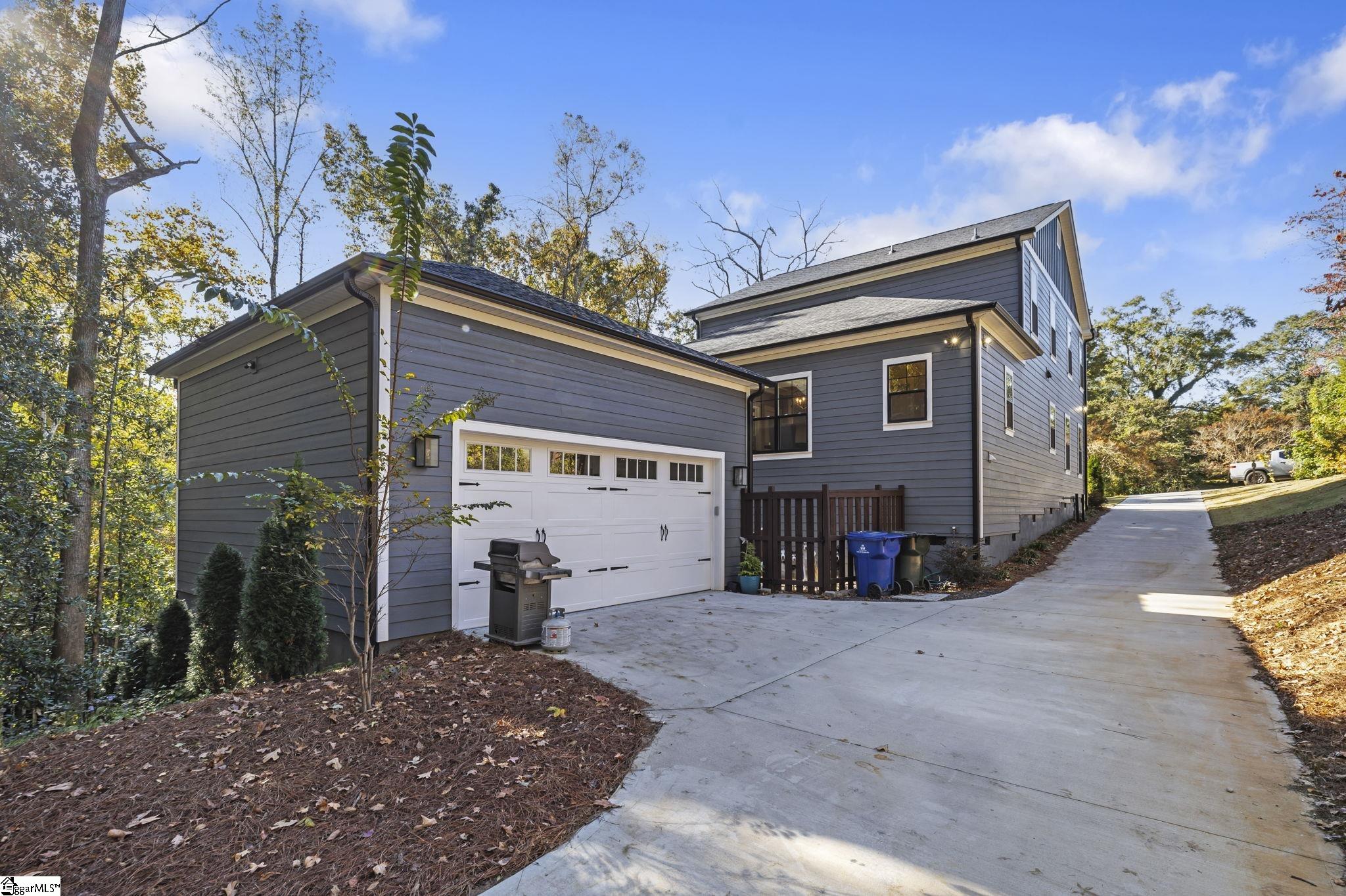 127 West Circle Avenue Greenville, SC 29607 - Photo 3 of 50