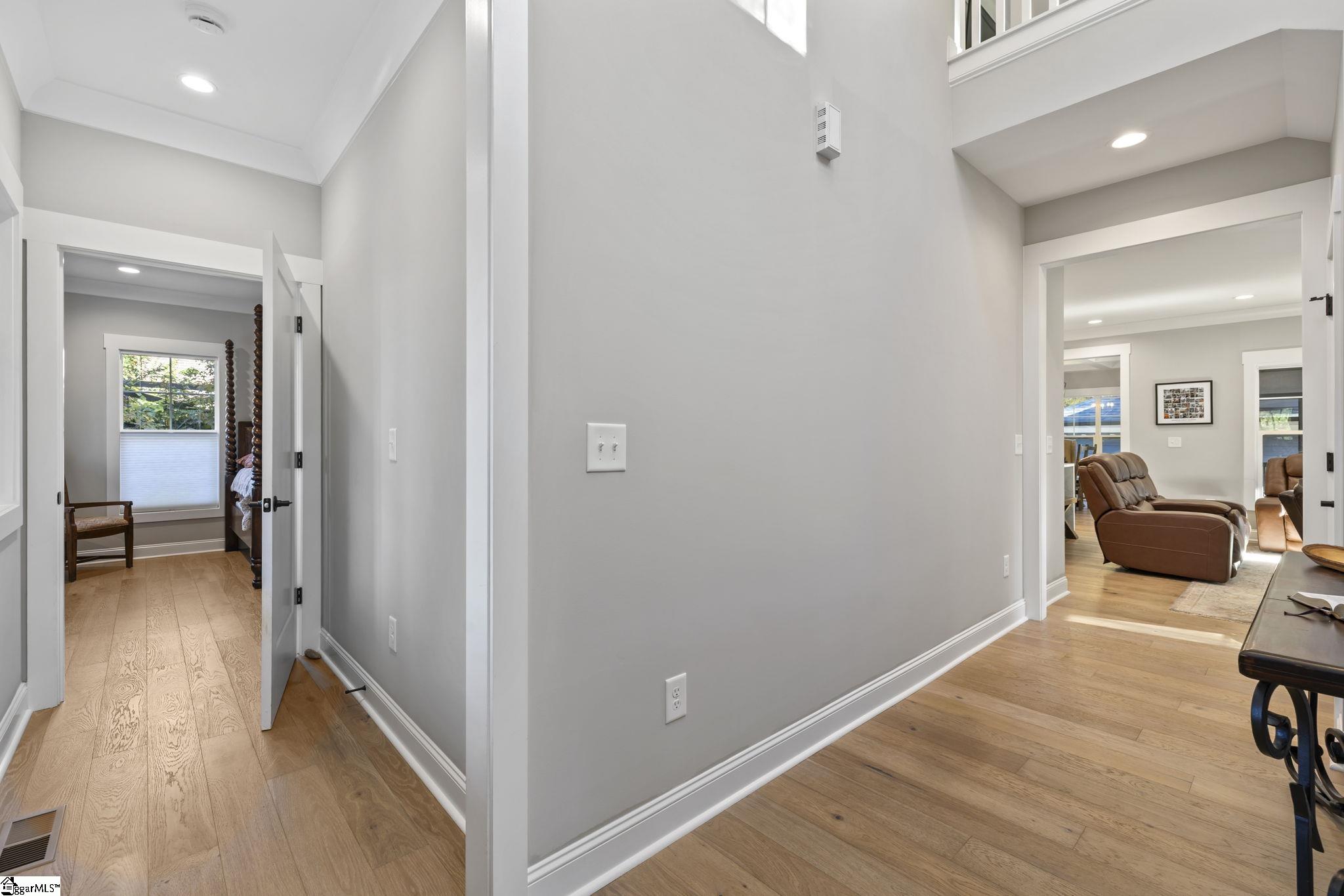 127 West Circle Avenue Greenville, SC 29607 - Photo 7 of 50