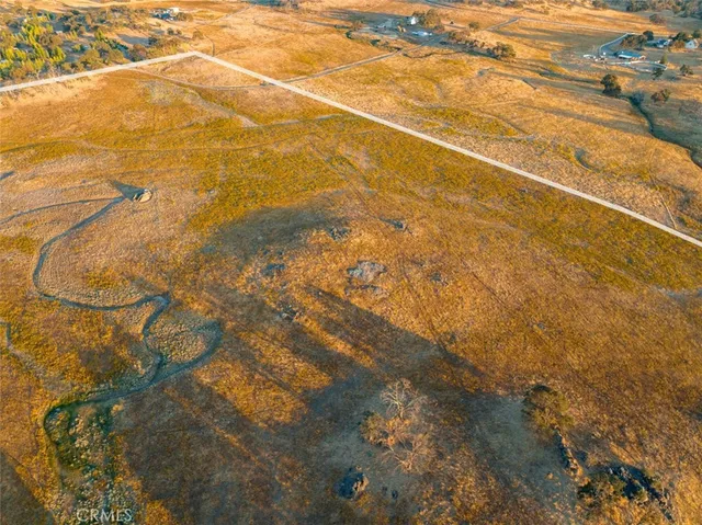 a view of a tennis court