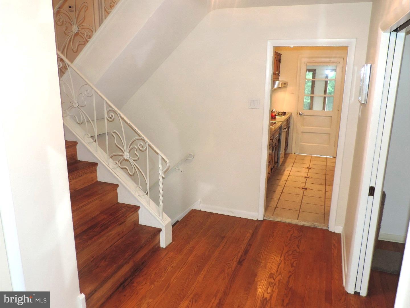 1016 Welsh Road Huntingdon Valley, PA 19006 - Photo 3 of 24 Foyer