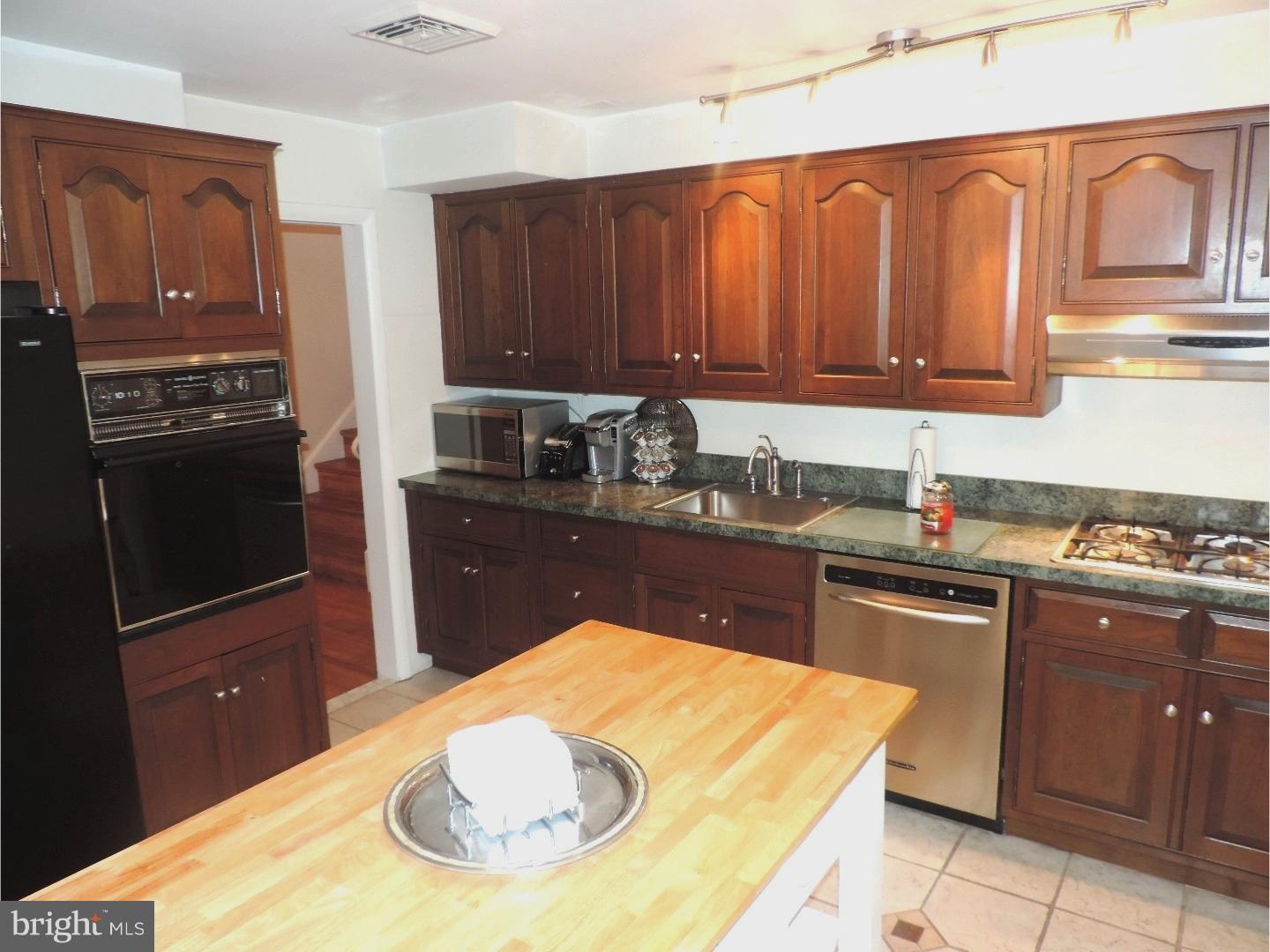 1016 Welsh Road Huntingdon Valley, PA 19006 - Photo 9 of 24 Kitchen