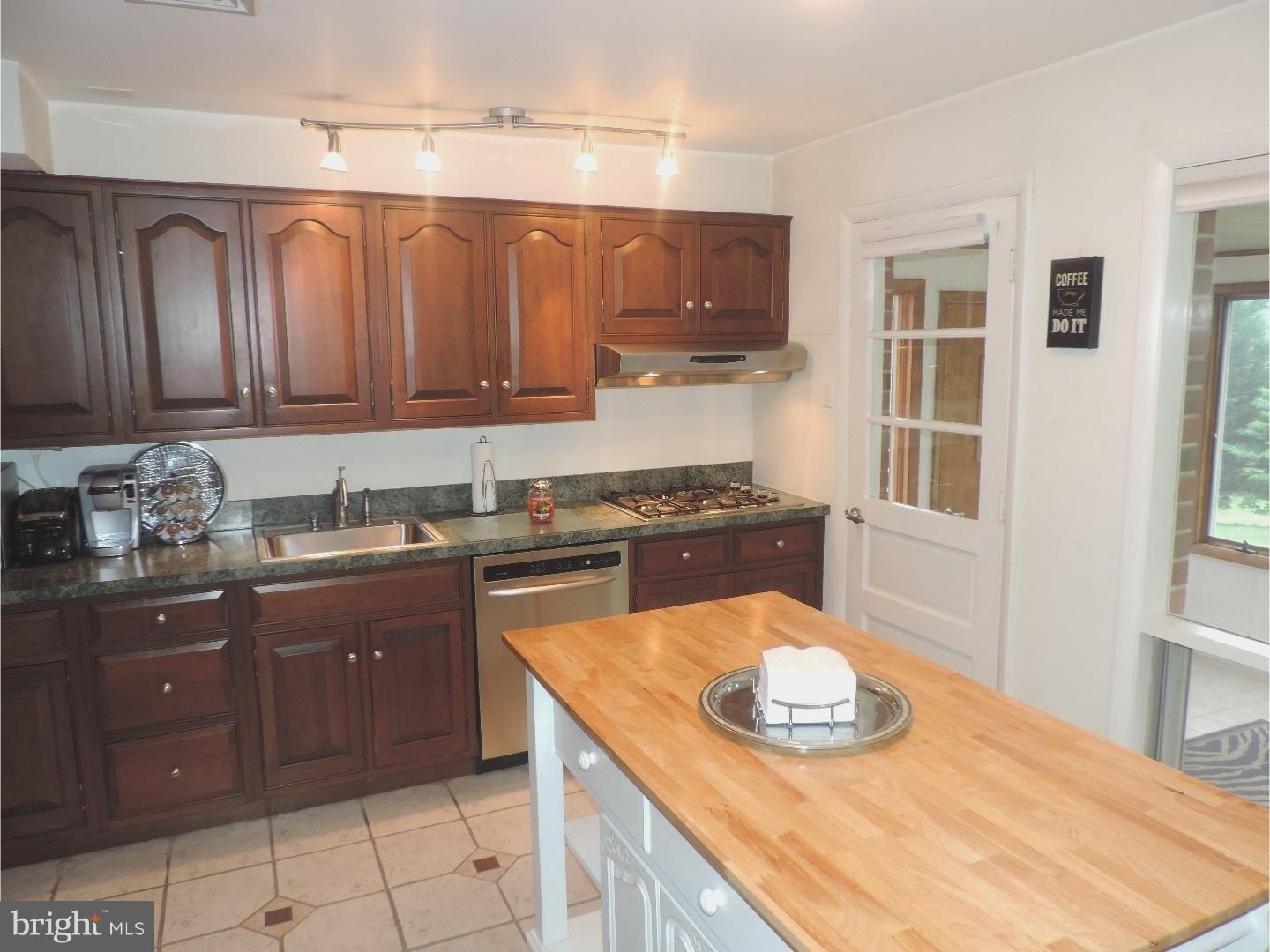 1016 Welsh Road Huntingdon Valley, PA 19006 - Photo 10 of 24 Kitchen