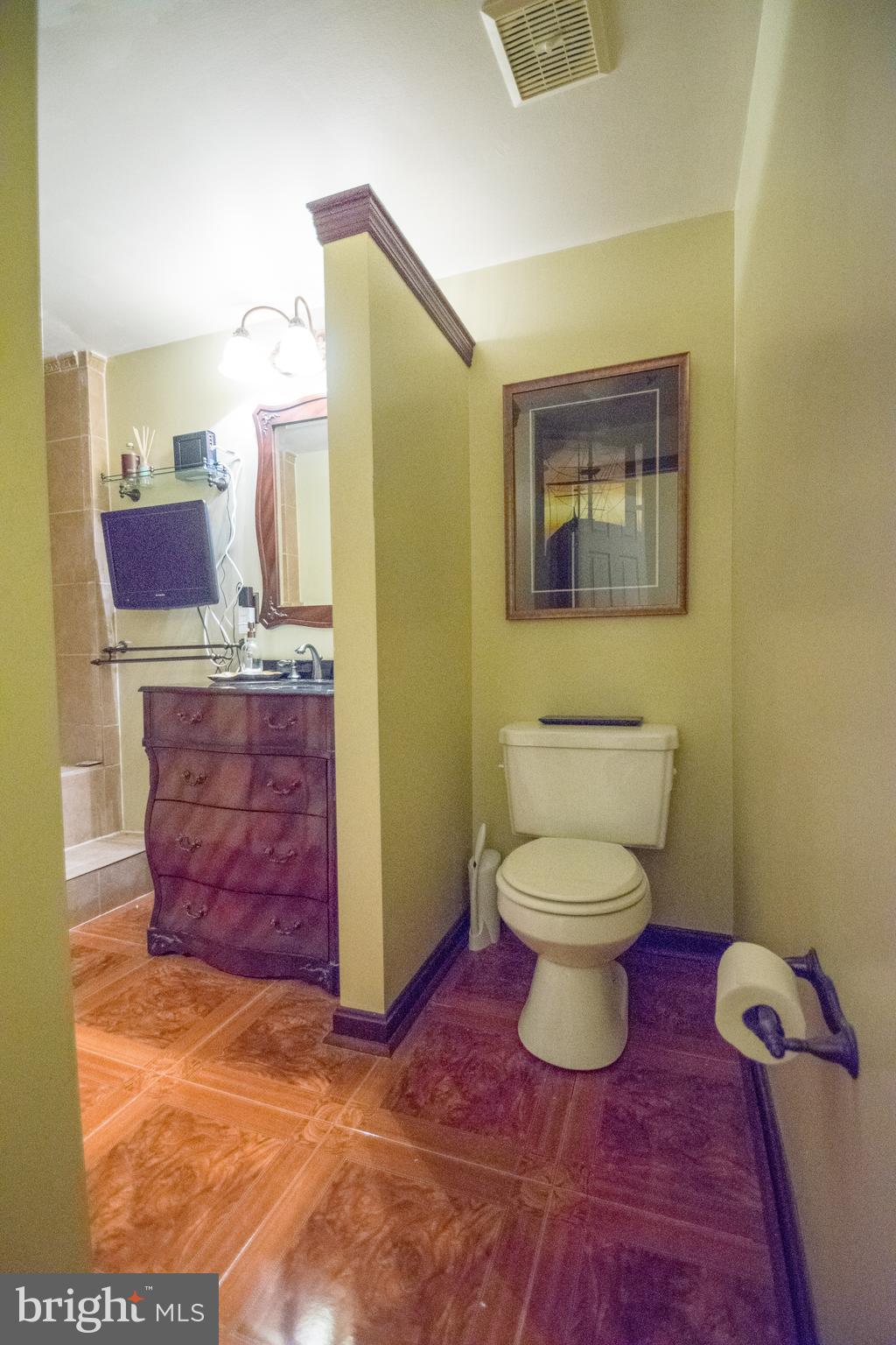 3612 Roland Avenue Baltimore, MD 21211 - Photo 25 of 53 2nd level bath