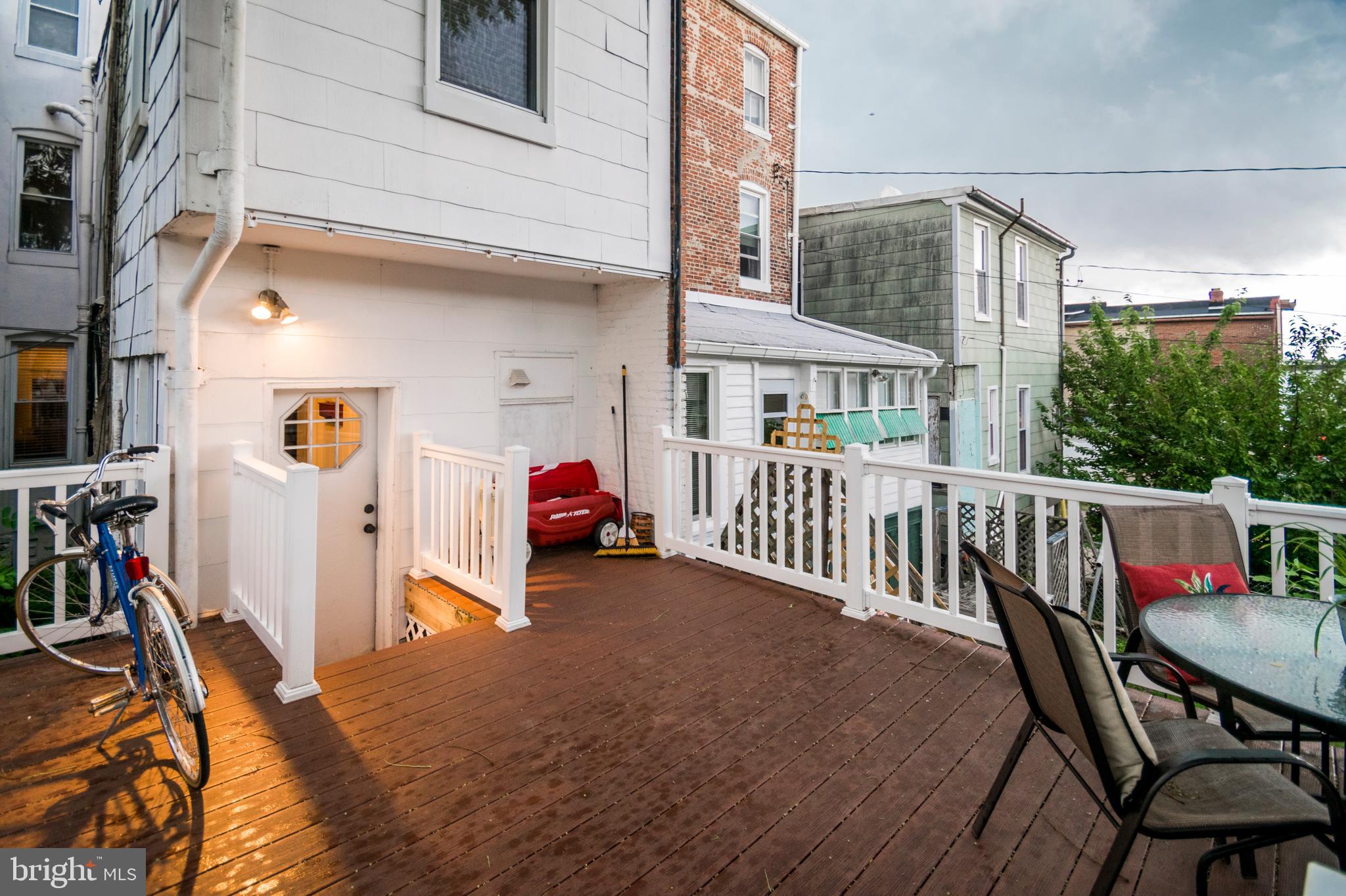 3612 Roland Avenue Baltimore, MD 21211 - Photo 45 of 53 Rear entrance to deck