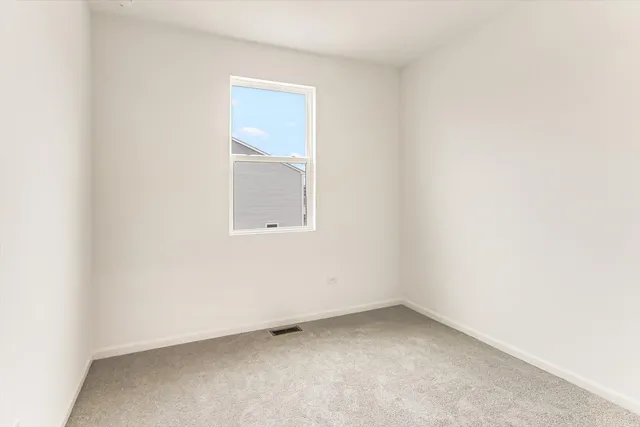 $379,990 | 351 Kingsport Drive, South Elgin, IL 60177