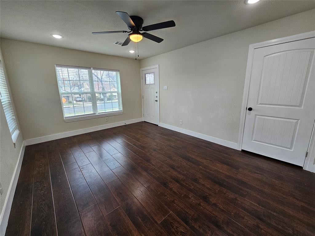 211 North Hampton Road Dallas, TX 75208 - Photo 6 of 22