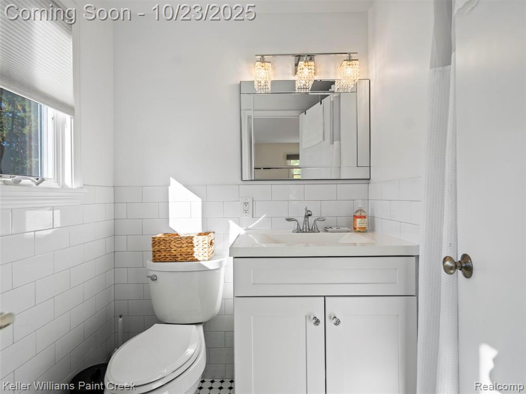 2152 Avoncrest Drive Rochester Hills, MI 48309 - Photo 26 of 42