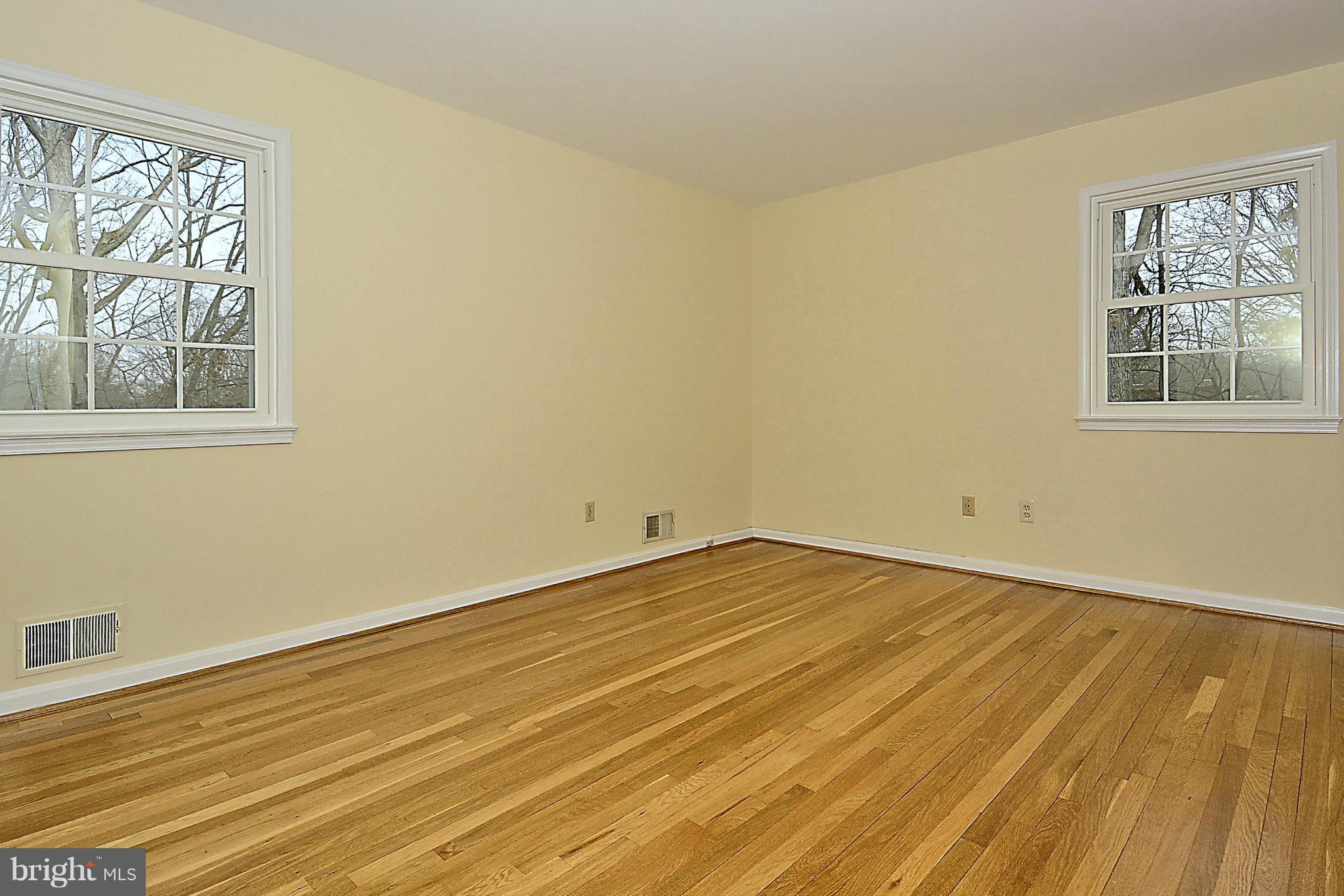 1405 Earnshaw Court Reston, VA 20190 - Photo 15 of 30 Bedroom (Master)
