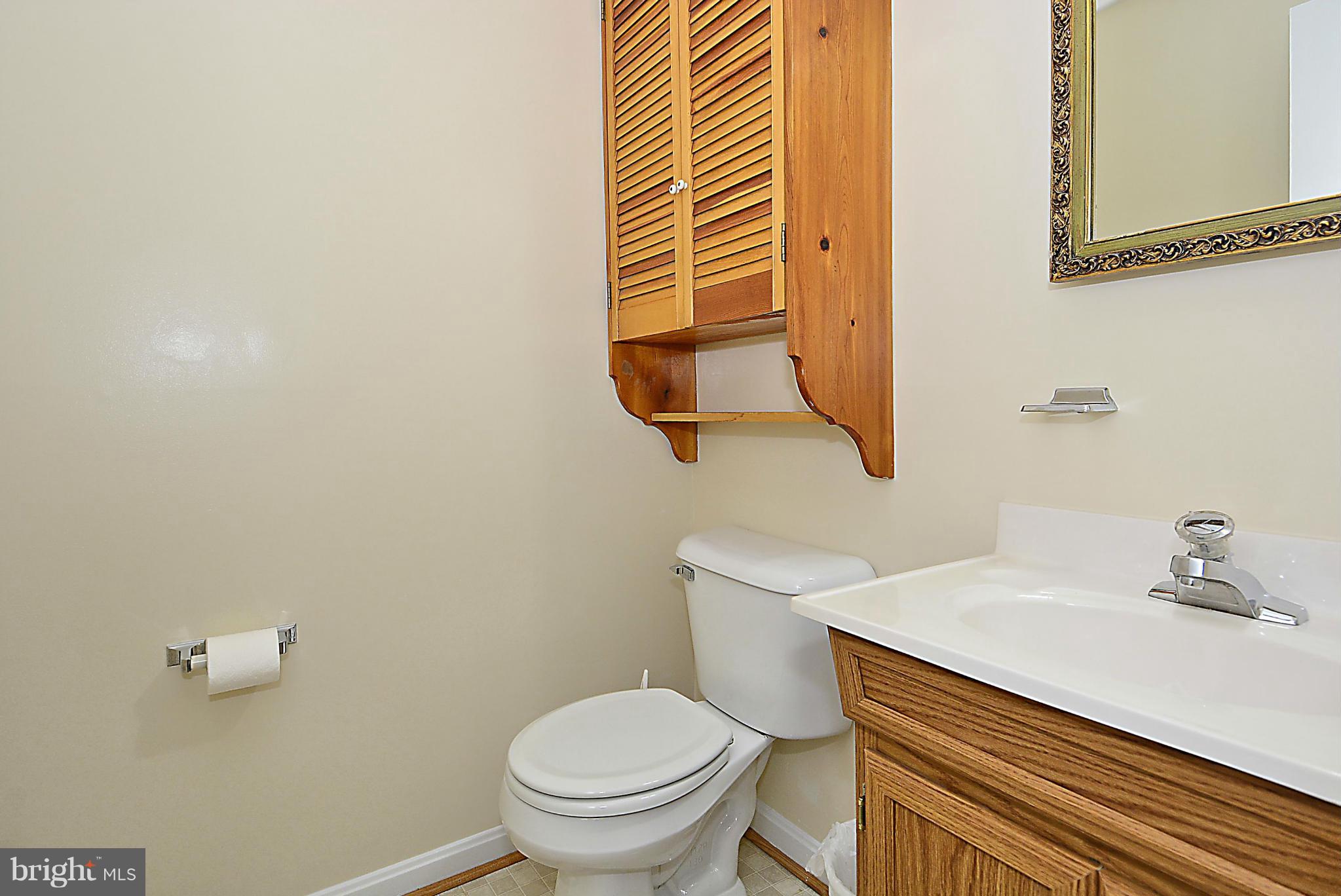 1405 Earnshaw Court Reston, VA 20190 - Photo 23 of 30 Bath